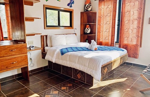 San Antonio Cabin | Mariposa Jungle Lodge
