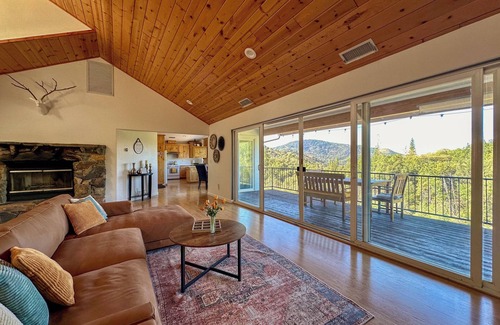 Mariposa House | Mariposa Riverfront Serenity w/Stunning Views, Starlink Wifi, and EV Charger