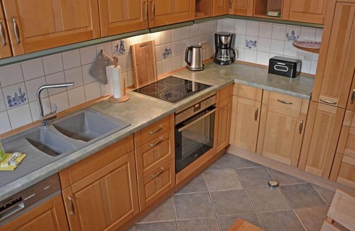 Glowe House | Marisol Comfortable holiday residence