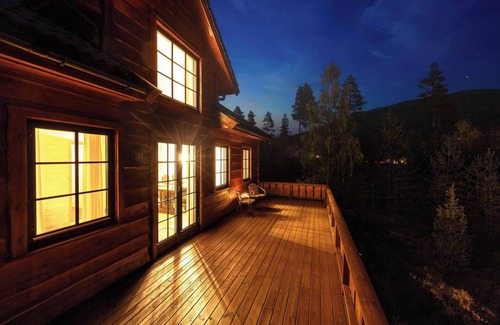 Vradal House | Marit's Hytte is a typical Norwegian holiday home, suitable for 6 to 8 people. Enjoy the fantastic view from the spacious veranda of this house.