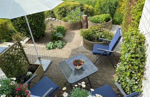 Strande Apartment | Maritime flair with a view of the meadows in quiet surroundings