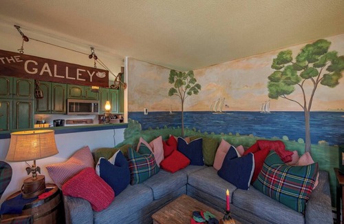 Stonington House | Maritime History Meets Modern Comfort at the Carriage House in Old Mystic, CT!