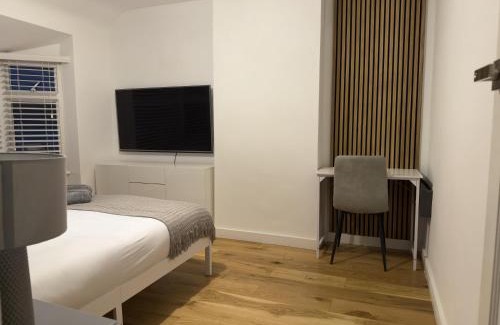 Headington Apartment | Mark Road Villa