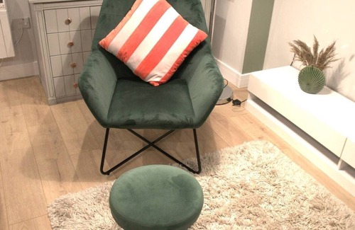 Northampton Apartment | Market Eden, King Deluxe suite