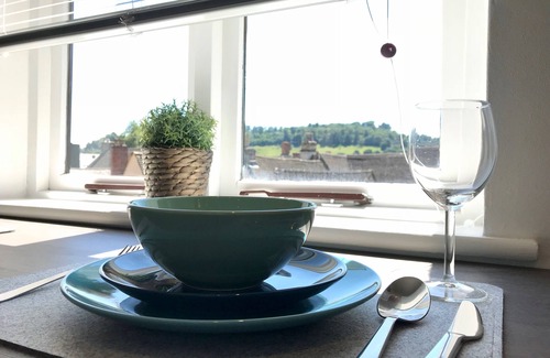 Stroud Apartment | Market Town Apartment on the edge of the Cotswolds - VERIFIED KEY WORKERS ONLY