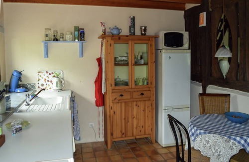 Saint-Eutrope-de-Born Cottage | Markets & Meadows Retreat
