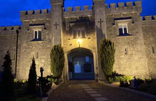 Collooney Bed & Breakfast | Markree Courtyard