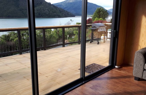 Havelock House | Marlborough Sounds Holiday Home Brand New Sea Views 3brm with Large Deck