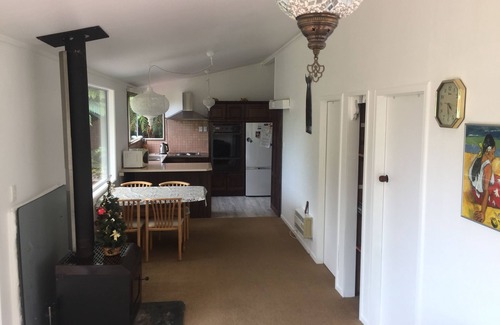 Anakiwa House | Marlborough Sounds relaxation with great views: close to Queen Charlotte walkway