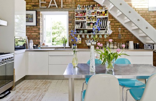 Junction Apartment | Marlborough Yard, by Veeve