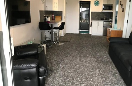 Stanmore Bay Apartment | Marlee Apartment