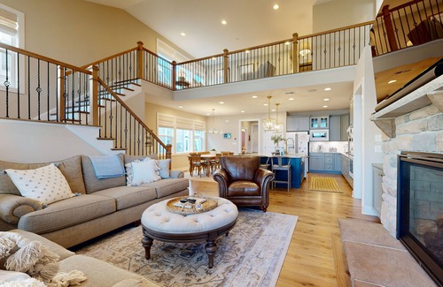 Cedar Neck House | Marlin Chase home with resort amenities, patio, grill, balcony