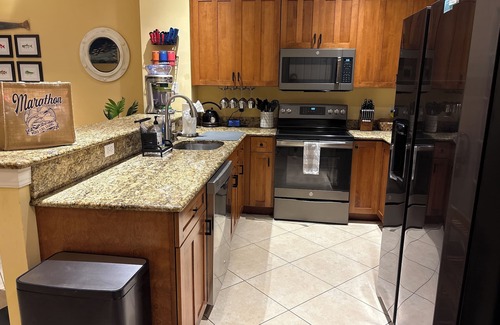 Indigo Reef Marina Homes Villa | Marlin House 52: Gated Luxury Villa w/Dockage, Sunset Views and Pool