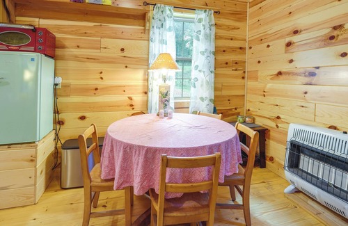 Marlinton Cabin | Marlinton Cabin Rental w/Greenbrier River Access!