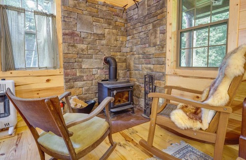 Marlinton House | Marlinton Cabin Rental with Greenbrier River Access!