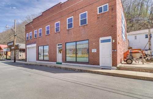 Marlinton Apartment | Marlinton Vacation Rental on Riverfront Trail!