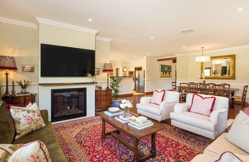 Comberton House | Marlu Estate: Luxury Farmhouse Retreat Near Jervis Bay