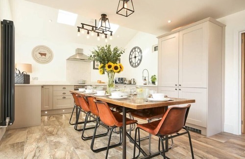 North Sunderland Cottage | MARMALADE COTTAGE, pet friendly, with open fire in Seahouses