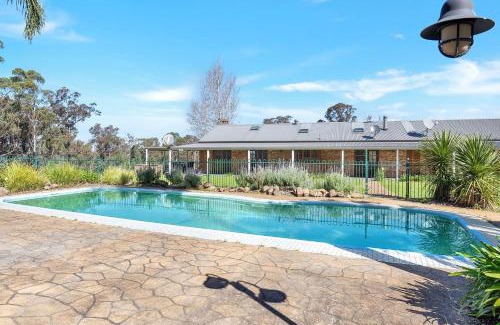 Kangaroo Valley House | MarMel - Four bedroom home with pool and fire pit