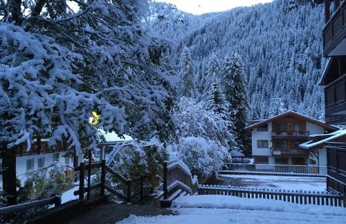 Alba Apartment | MARMOLADA APARTMENTS on Sellaronda-Ski-Tour