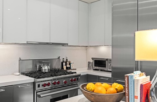 Chinatown Apartment | Marmont by Rove Travel | 4BR Loft w/Shared Rooftop