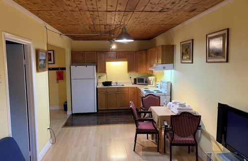 Marmora Apartment | Marmora and Lake Inn Apartment