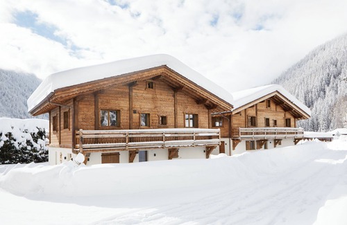 Argentiere Ski Chalet | Marmotte Mountain Zenith Village - sleeps 29 guests