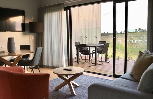 Mickleham Hotel | Marnong Estate