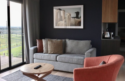 Mickleham Hotel | Marnong Estate