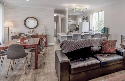 Sunshine Coast Apartment | Maroochy River Delight