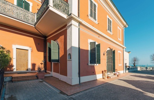 Marotta Apartment | Marotta Primissima Fila Mare, Finemente Arredato