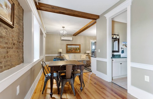 Harleston Village Apartment | Marquee (Suite B) Prime Spot