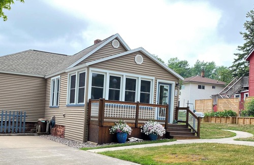 Marquette House | Marquette. Walk to Lake Superior! Close to events & bike paths! Free Wifi & AC
