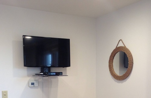 Marquette Apartment | Marquette. Walk to Lake Superior! Close to events & bike paths! AC + Free WiFi!