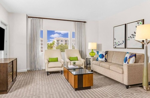 Williamsburg House | Marriott Grande Vista Luxury Studio