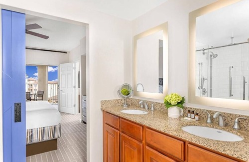 Williamsburg House | Marriott Grande Vista Luxury Studio