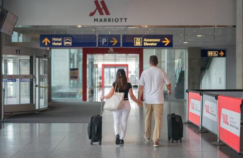 Dorval Hotel | Marriott Montreal Airport In-Terminal Hotel