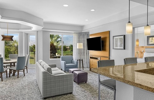 Palm Desert Resort | Marriott's Desert Springs Villas-Spacious 2 BR villa-fabulous golf and pools!
