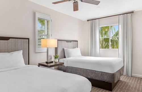 Williamsburg Resort | Marriott's Grande Vista resort in Orlando. 2 BR, 2 Bath, living rm, 1100 sqft.