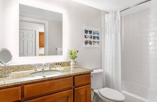 Williamsburg Resort | Marriott's Grande Vista resort in Orlando. 2 BR, 2 Bath, living rm, 1100 sqft.