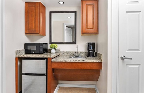 Williamsburg Resort | Marriott's Grande Vista resort in Orlando. 2 BR, 2 Bath, living rm, 1100 sqft.