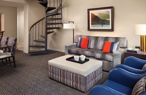 Highland Meadows Resort | Marriott's StreamSide Douglas in Vail located near world's premier ski slopes.