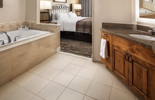 Highland Meadows Hotel | MARRIOTT'S STREAMSIDE EVERGREEN AT VAIL! A FAMILY VACATION RESORT IN VAILn