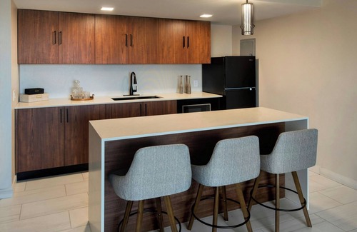 Metro Center Hotel | Marriott Springfield Downtown