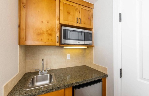 South Lake Tahoe Apartment | Marriott Timber Lodge Luxury Studio