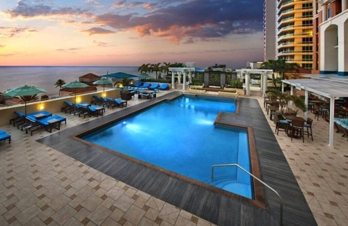 Barrier Island Apartment | Marriotts BeachPlace Towers - Studio