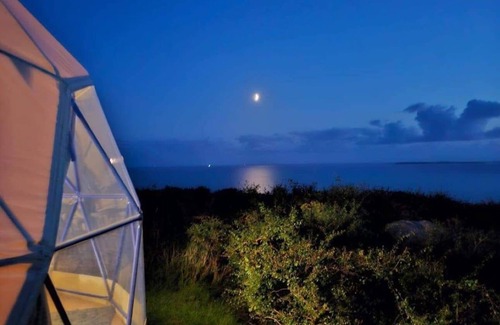 Llanybri Cabin | Marros Hideaway - Geodesic Dome with Sea views