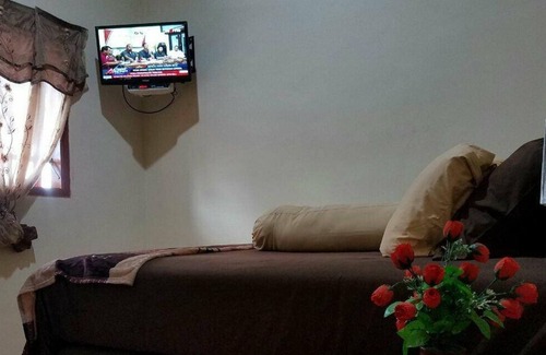Wonosari Bed & Breakfast | Marry Ind Vila & Guest House Gunung Kawi Malang