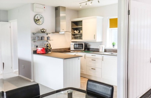 Oulton Broad Cottage | Marsh Bungalow