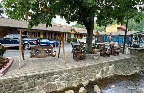 Gatlinburg Hotel | Marshall's Creek Rest Motel
